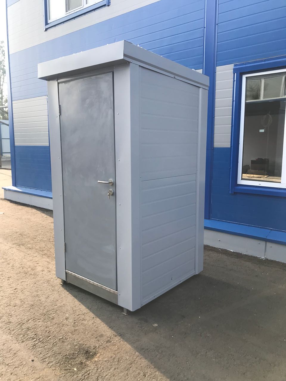 Теплая туалетная кабина ЭКОС-1 с баком на 250 л. в Красногорске